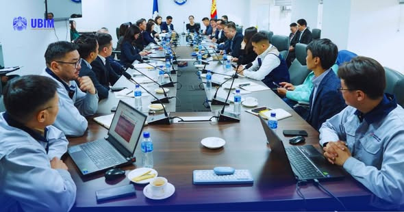 НИЙСЛЭЛИЙН ТОМООХОН БҮТЭЭН БАЙГУУЛАЛТЫН ТӨСЛҮҮДИЙН ХЭРЭГЖИЛТИЙГ ЭРЧИМЖҮҮЛЭХ ШУУРХАЙ ХУРАЛ БОЛЛОО.